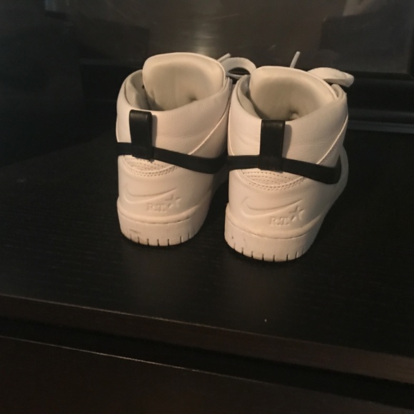 Nike x Riccardo Tisci - Picture 4 of 7